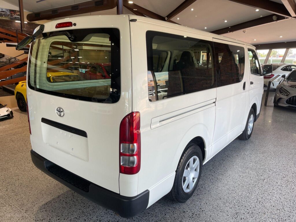 2018 TOYOTA HIACE TRH200