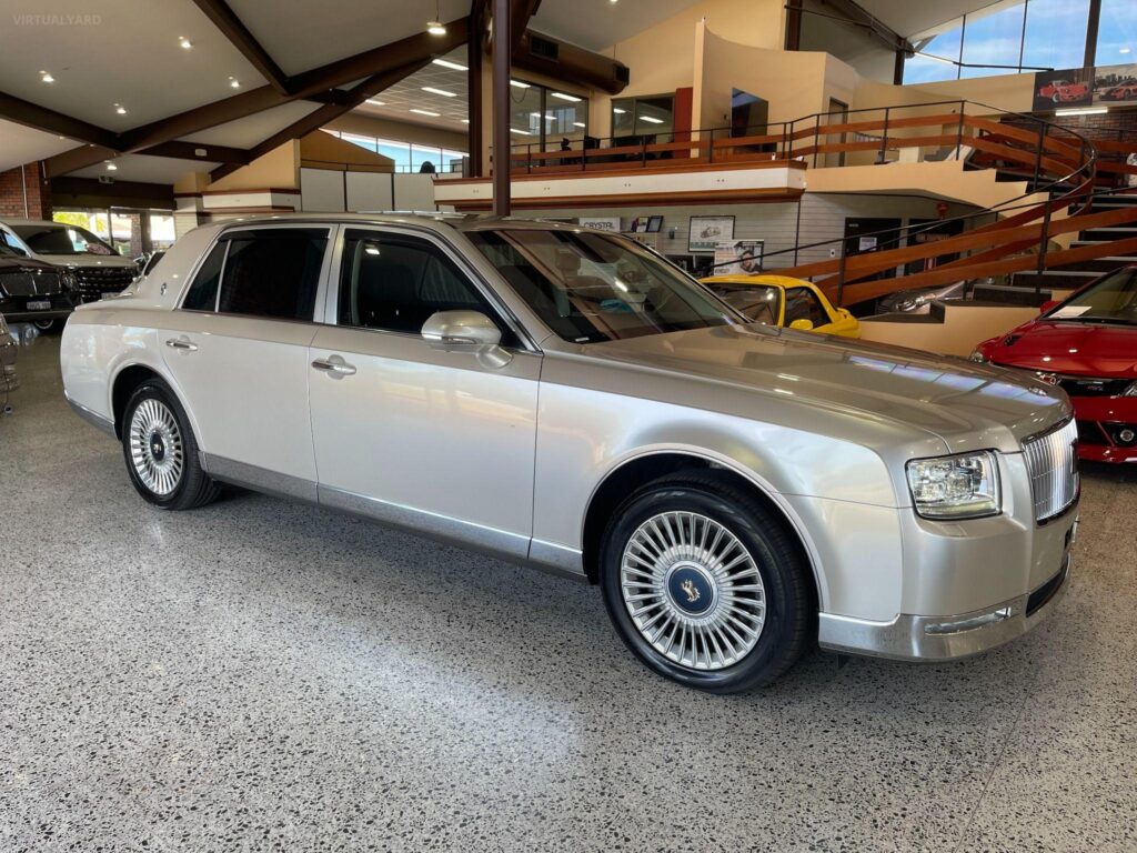 2019 TOYOTA Century V8 Hybrid UWG60