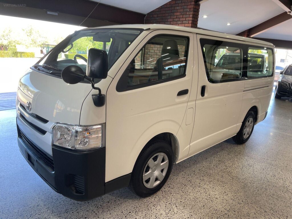 2016 TOYOTA HIACE LWB Manual TRH200