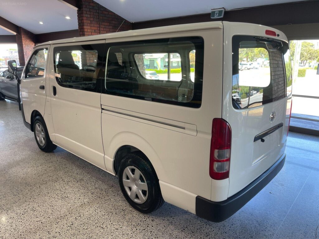 2016 TOYOTA HIACE LWB Manual TRH200