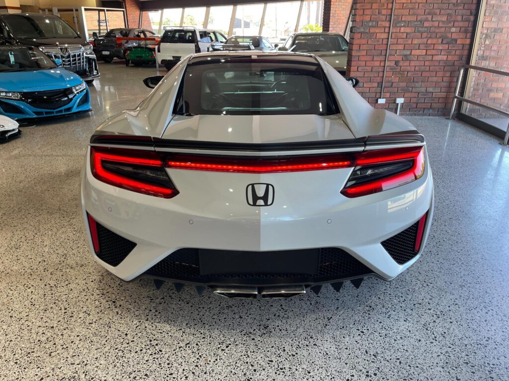 Only 2,908 in the world 2016 Honda NSX 0 to 100 only 3 secs