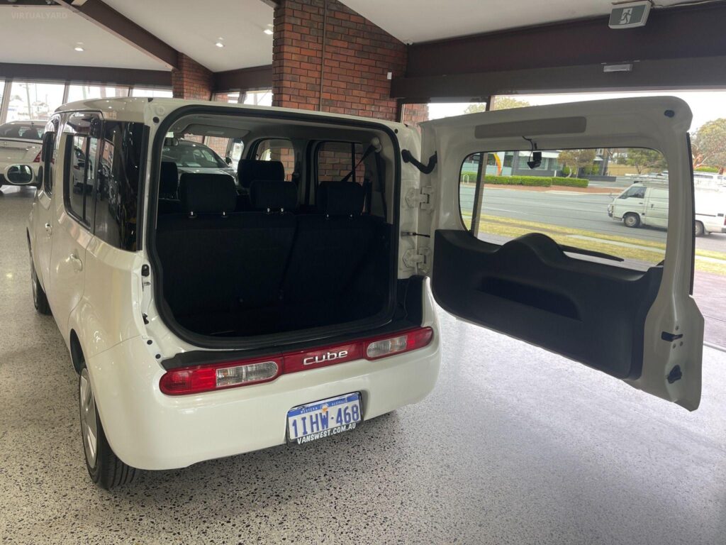 2017 Nissan Cube 15X Z12