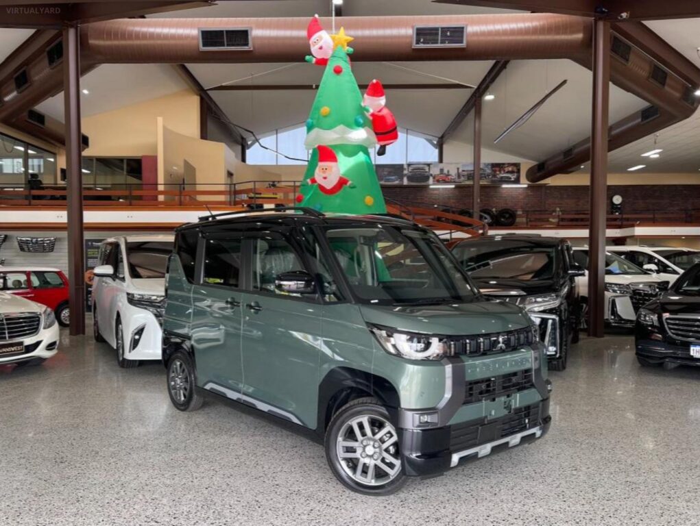 2023 Mitsubishi DELICA MINI Hybrid AWD