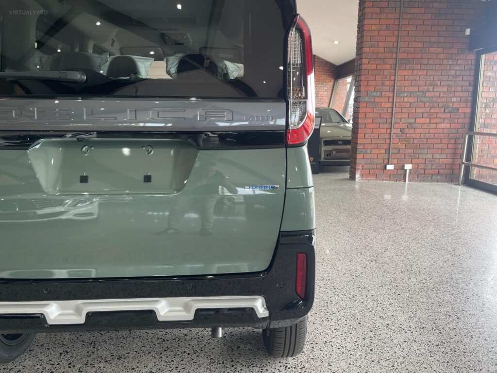 2023 Mitsubishi DELICA MINI Hybrid AWD