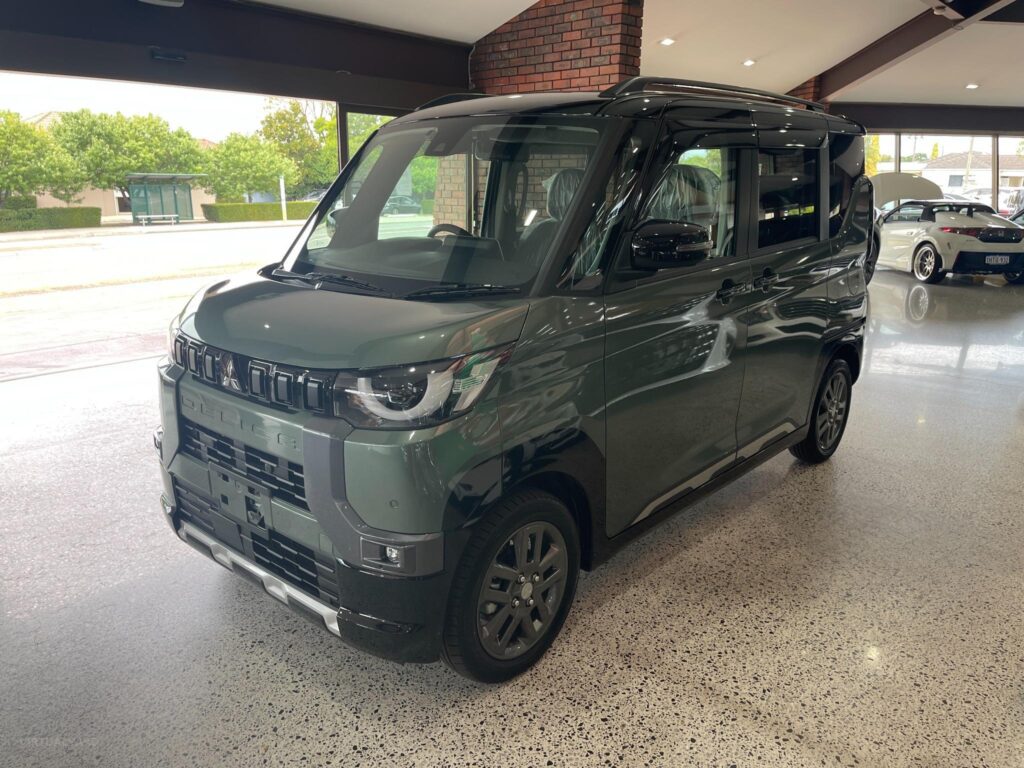 2023 Mitsubishi DELICA MINI Hybrid AWD