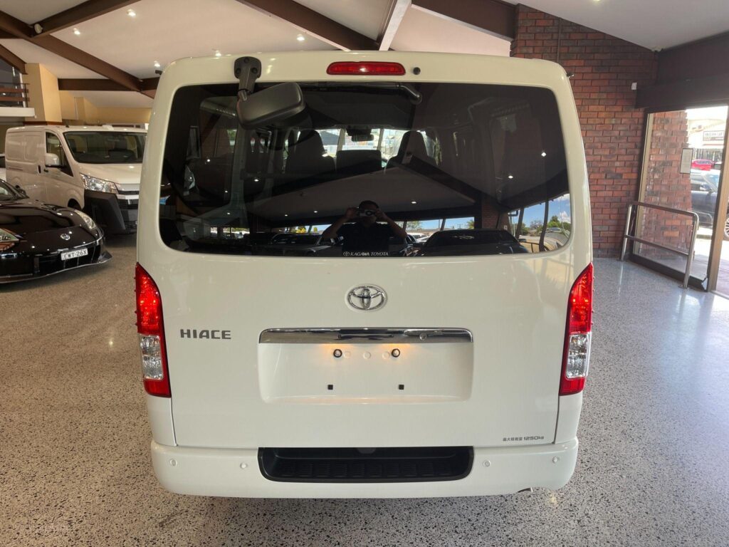 2024 TOYOTA HIACE DX GL PACKAGE TRH200