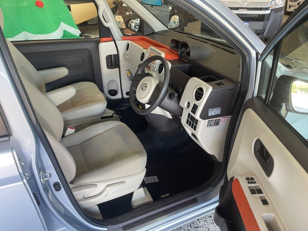 2013 TOYOTA Porte Welcab NCP141