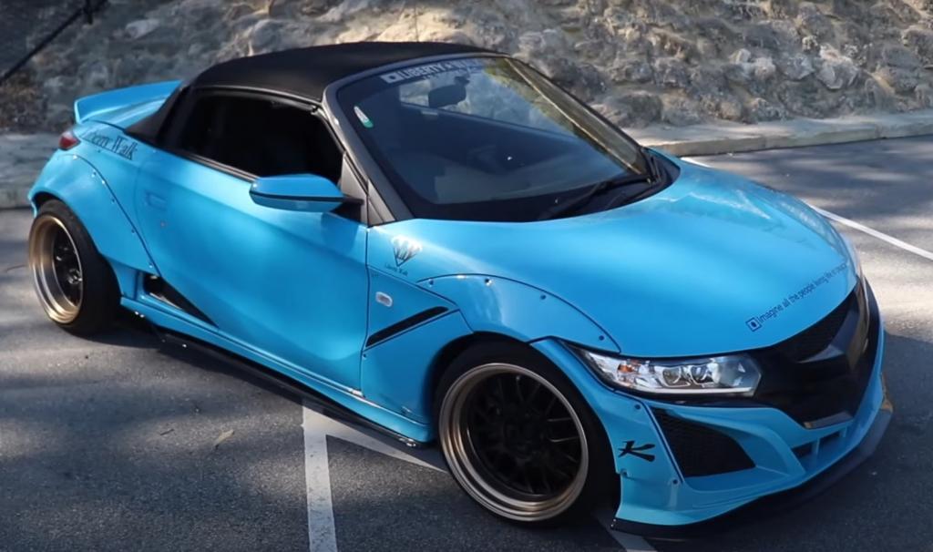 Honda S660 with Liberty walk, mid engine + rear wheel drive