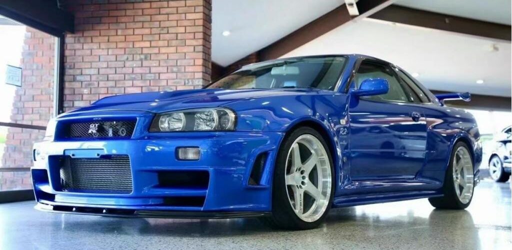 Nissan Skyline GT-R R34:  The Street & Track GT-R