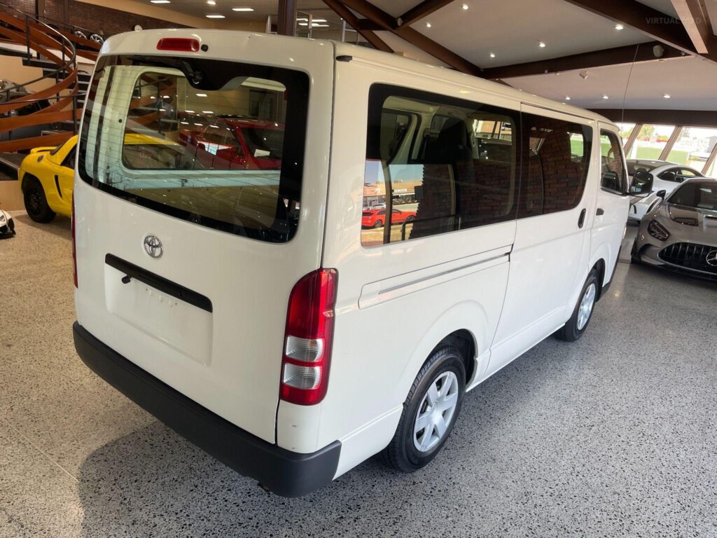 2016 TOYOTA HIACE LWB Manual TRH200