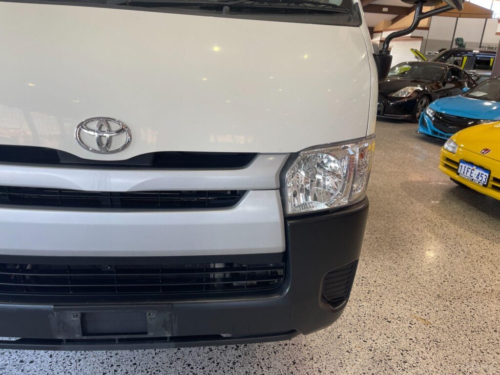 2016 TOYOTA HIACE LWB Manual TRH200