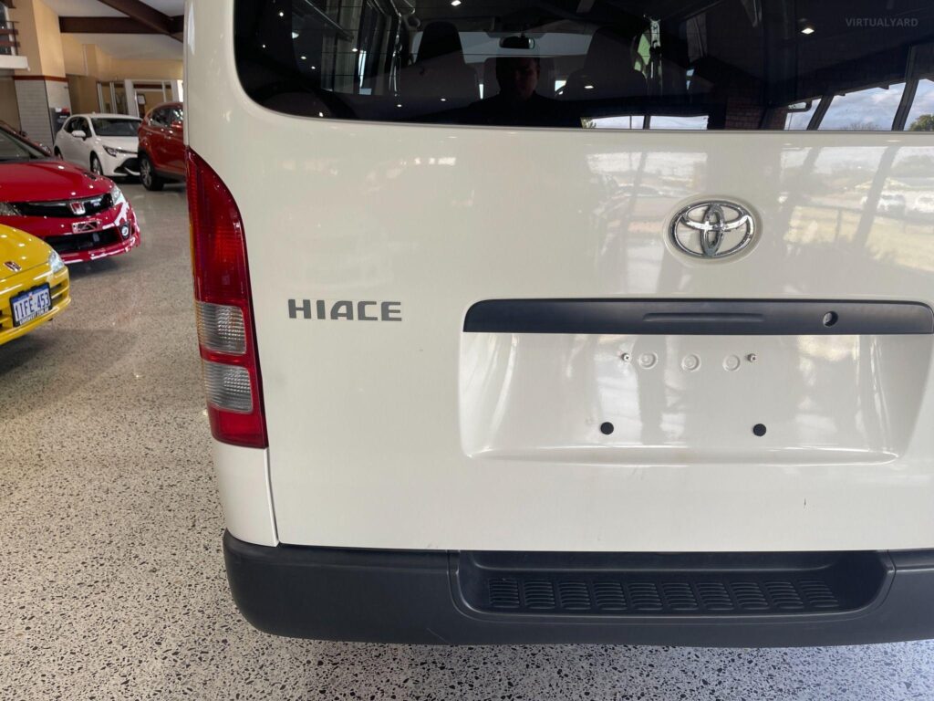 2013 TOYOTA HIACE AWD DX KDH206