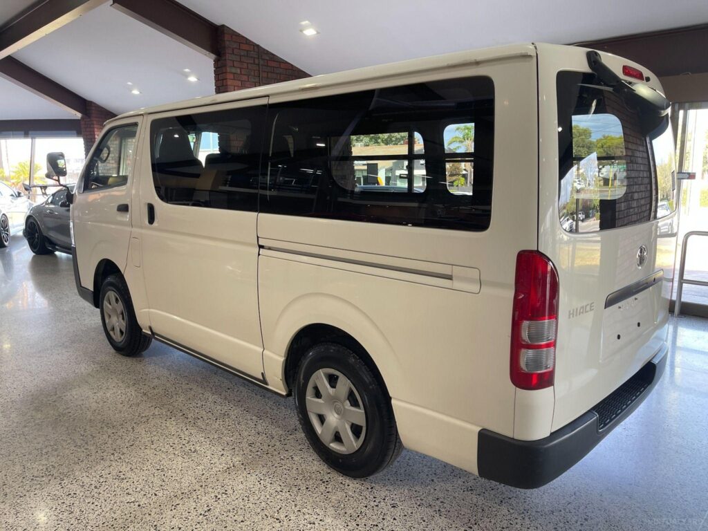 2013 TOYOTA HIACE AWD DX KDH206