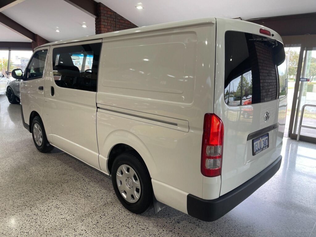 2014 Toyota HiAce LWB TRH201R