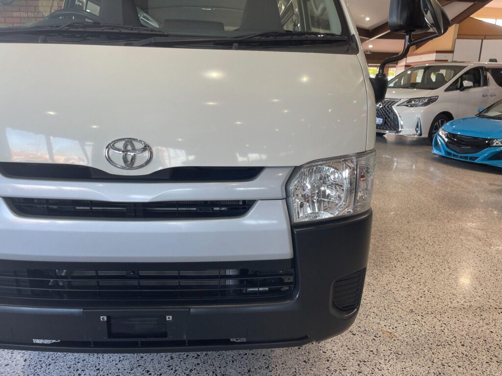 2020 TOYOTA HIACE TRH200 DX