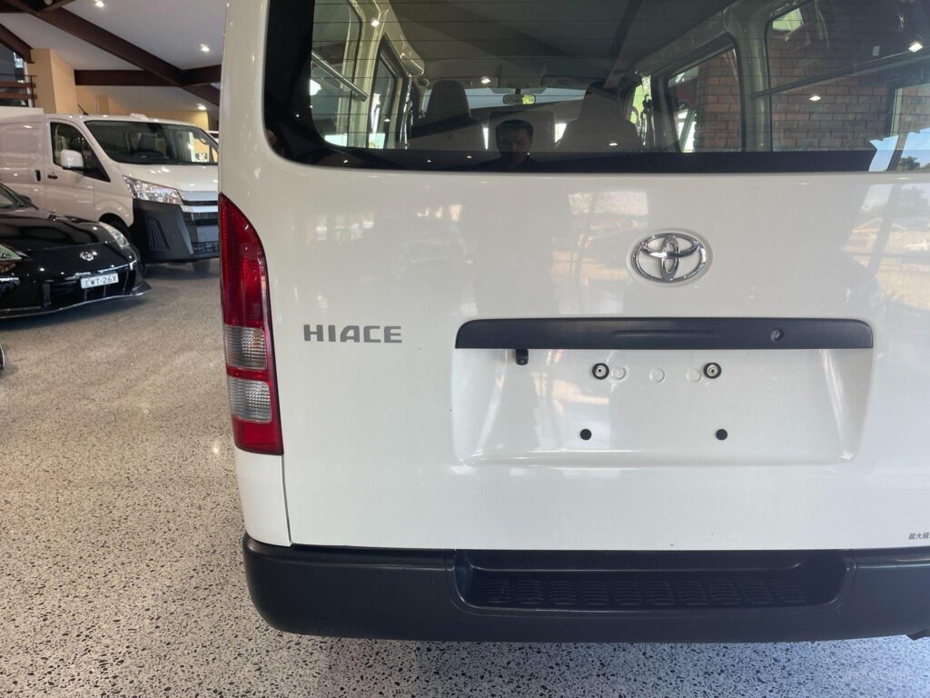 2020 TOYOTA HIACE TRH200 DX