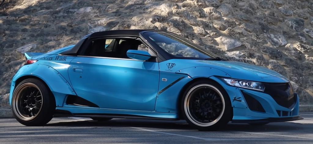 Honda S660 with Liberty walk, mid engine + rear wheel drive