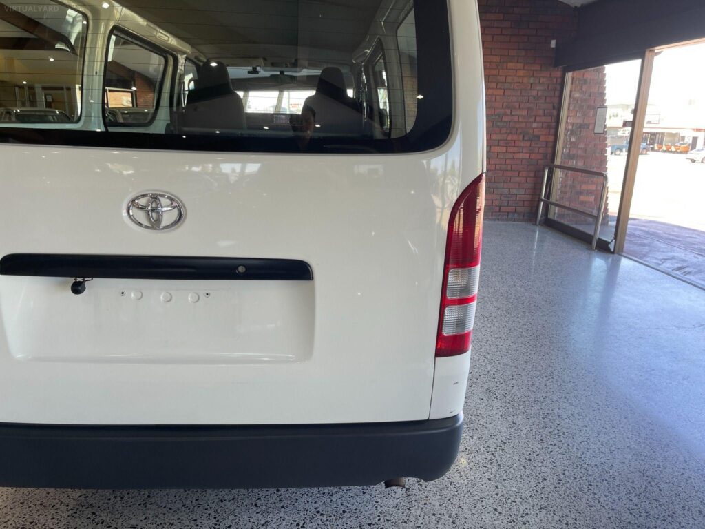 2016 TOYOTA HIACE LWB Manual TRH200