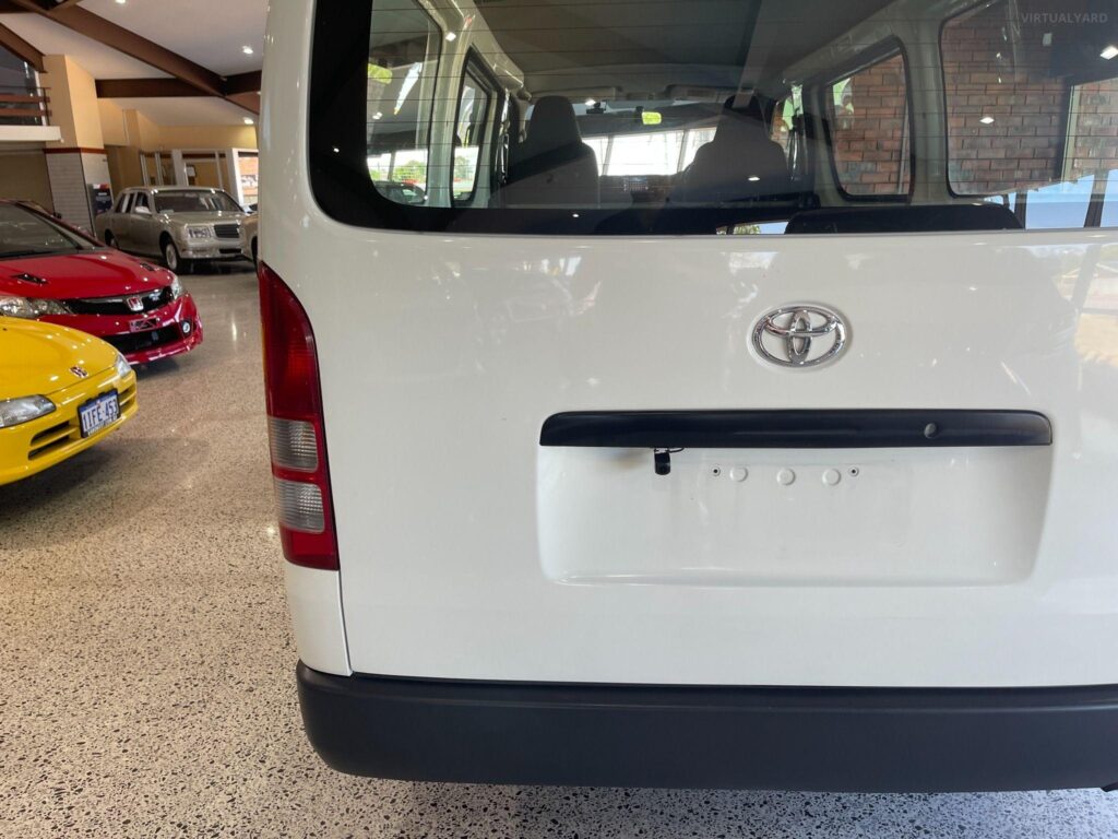 2016 TOYOTA HIACE LWB Manual TRH200