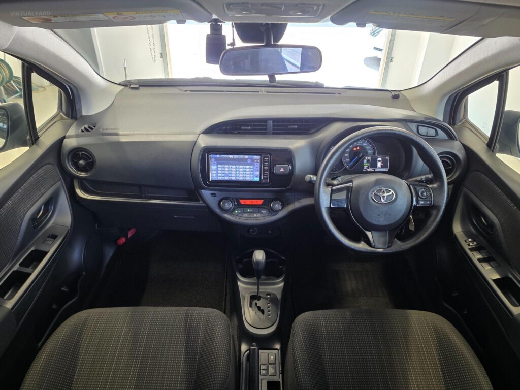 2017 TOYOTA VITZ F 2WD NHP130