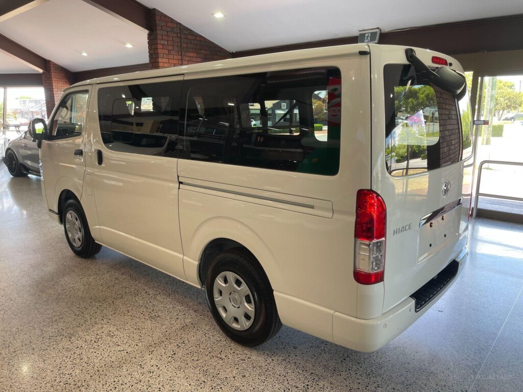 2024 TOYOTA HIACE DX GL PACKAGE TRH200