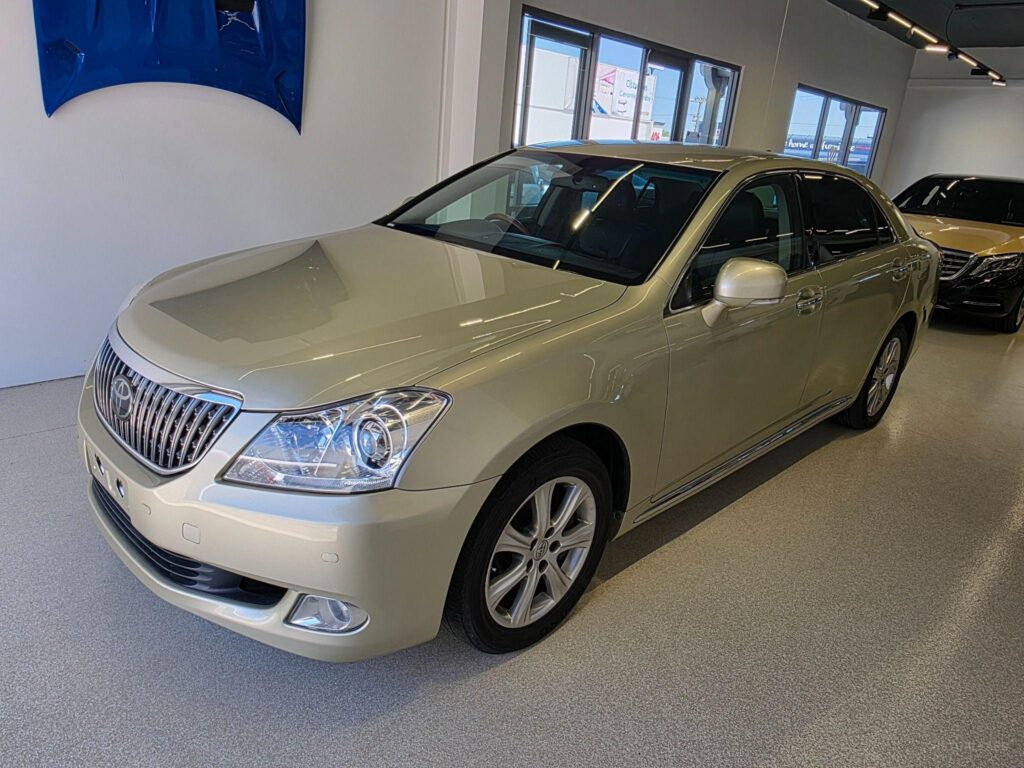 2010 TOYOTA Crown Majesta G Type F Package URS206