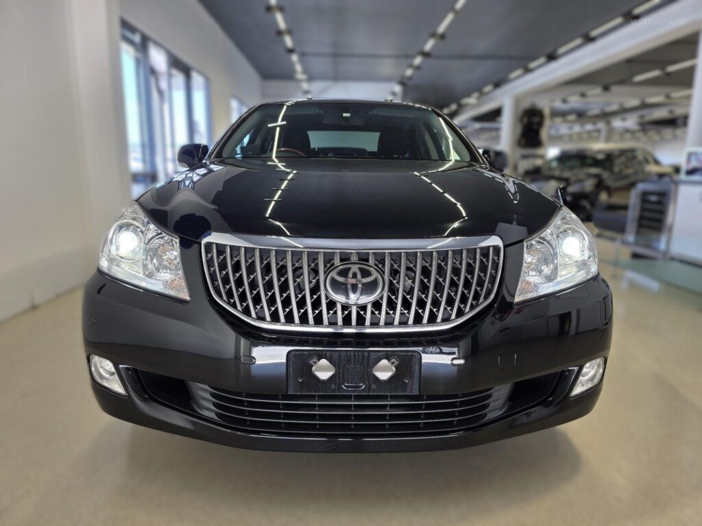 2011 TOYOTA CROWN MAJESTA G-TYPE URS206