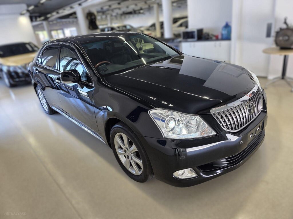 2011 TOYOTA CROWN MAJESTA G-TYPE URS206