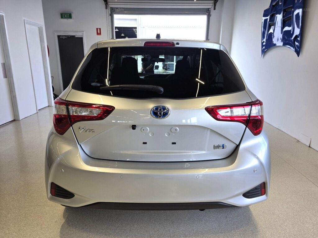 2019 TOYOTA VITZ HYBRID F 2WD NHP130