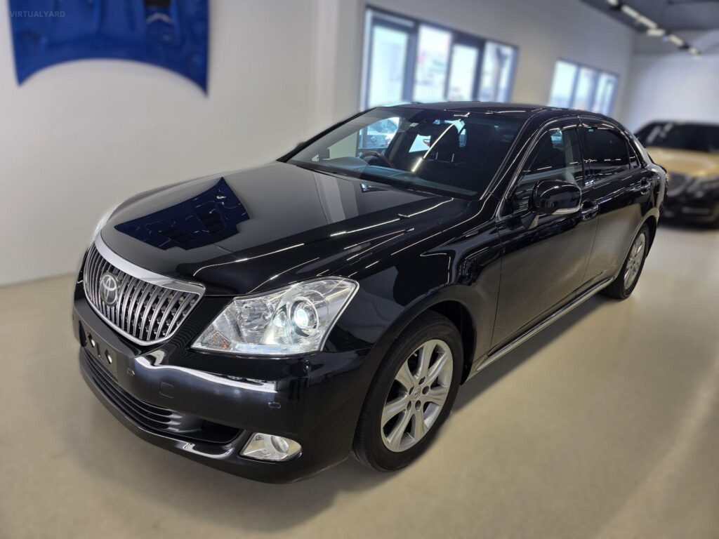 2011 TOYOTA CROWN MAJESTA G-TYPE URS206